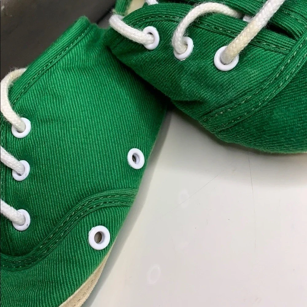 Vintage 1990s Baby Gap Infant Kelly Green cloth crib Sneaker Sz 2